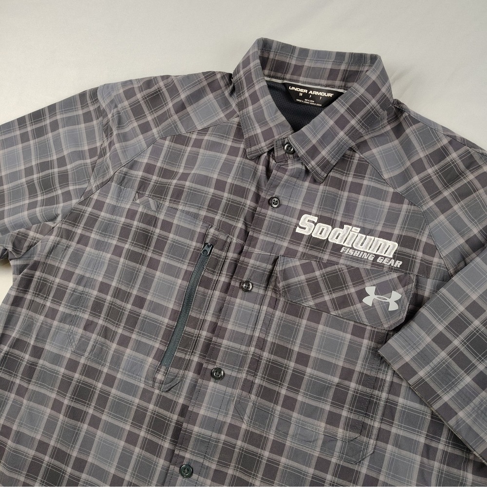 Under Armour Fishing Shirt Mens SM Gray Plaid Sodium Fishing Gear Performance
